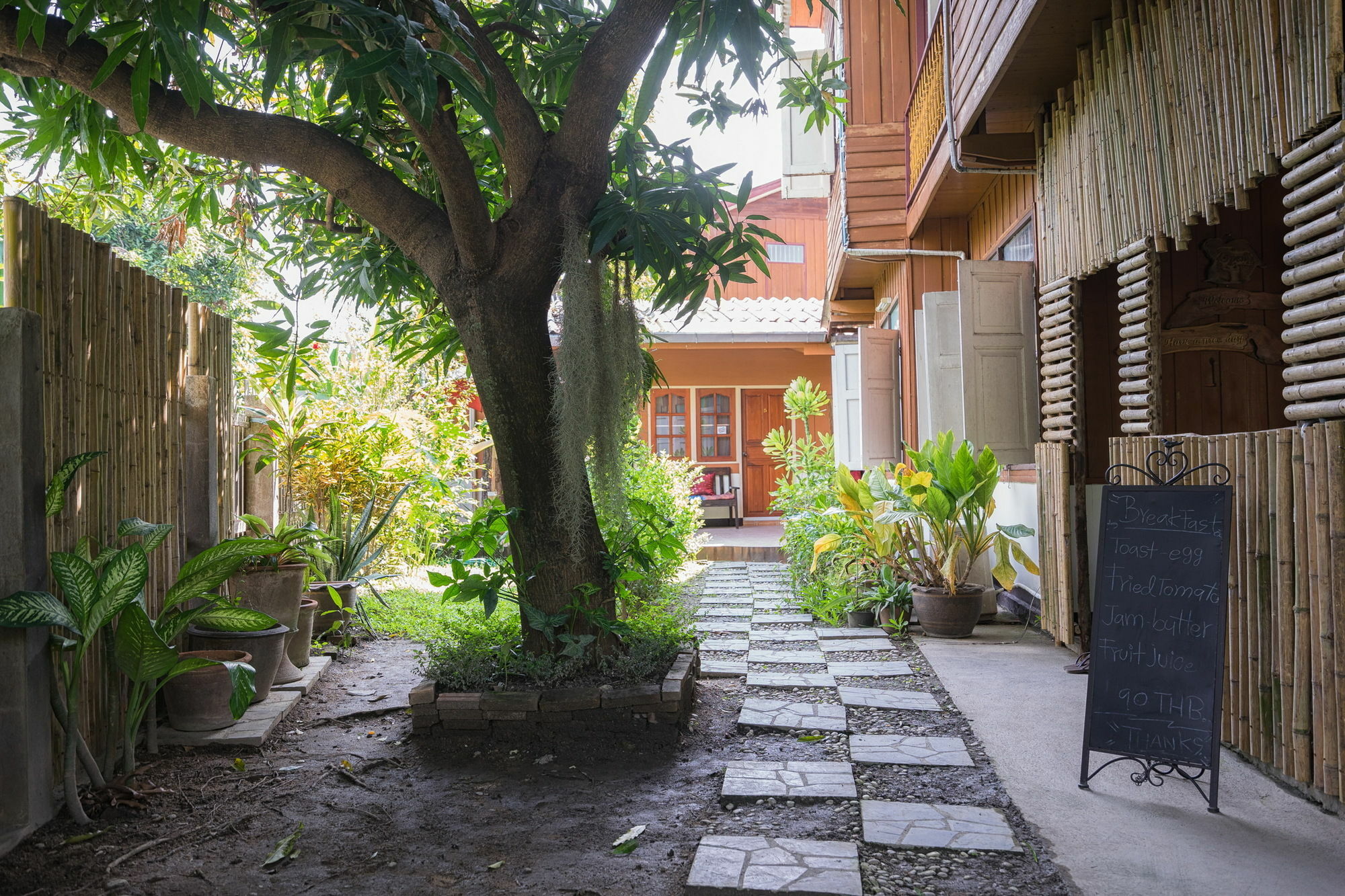 Luna Guesthouse 2 Chiang Mai Ngoại thất bức ảnh